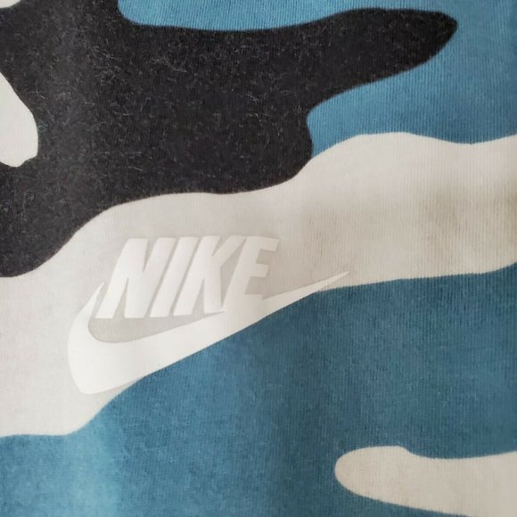 Nike Size L Blue Camo Tee T Shirt Cotton Soft - Picture 5 of 6